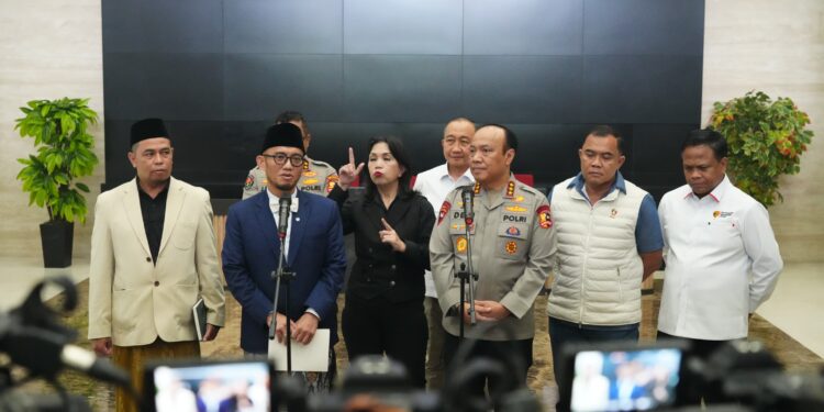 Keterangan pers terkait ditangkapnya 3 WNI di Arab Saudi terkait aktivitas haji ilegal.(Foto: Humas Kemenhaj)