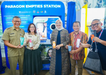 ParagonCorp, bersama Dinas Lingkungan Hidup (DLH) Pemprov DKI Jakarta dan Transjakarta meresmikan Paragon Empties Station (PES) di Halte Cakra Selaras Wahana (CSW), Jakarta Selatan. (Foto: Istimewa)