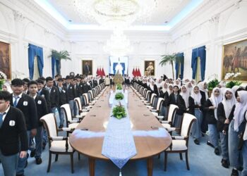 Presiden Prabowo Subianto membuka lebar Istana Kepresidenan bagi anak-anak sekolah pada Selasa, 7 April 2026.(Foto: Setneg)