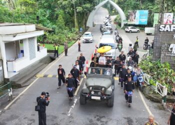 Kirab Mahkota Binokasih.(Foto: Humas Pemkab Bogor)