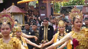 Kirab Mahkota Binokasih.(Foto: Humas Pemkab Bogor)