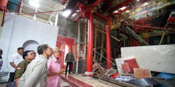 Menteri Kebudayaan RI, Fadli Zon, meninjau Klenteng See Hin Kiong di Kota Padang, Sumatra Barat.(Foto: Humas Kemenbud)
