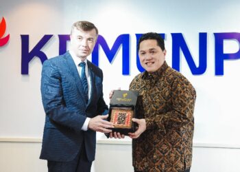 Menpora RI Erick Thohir, menerima kunjungan Duta Besar Rusia untuk Indonesia, H.E. Sergei Gennadievich Tolchenov yang hadir bersama rombongan di Kantor Kemenpora, Senayan, Jakarta, Selasa (14/4) siang.
