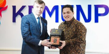 Menpora RI Erick Thohir, menerima kunjungan Duta Besar Rusia untuk Indonesia, H.E. Sergei Gennadievich Tolchenov yang hadir bersama rombongan di Kantor Kemenpora, Senayan, Jakarta, Selasa (14/4) siang.