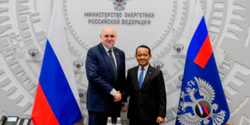 Menteri ESDM Bahlil Lahadalia bersama Menteri Energi Rusia Sergey Tsivilev.(Foto" Dok. ESDM)