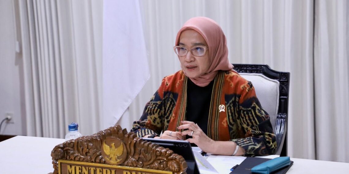 Menteri PANRB Rini Widyantini menghadiri Konferensi Pers Transformasi Budaya Kerja Nasional dan Kebijakan Energi secara daring di Jakarta, Selasa (31/3/2026).(Foto: Dok. Menpan RB)