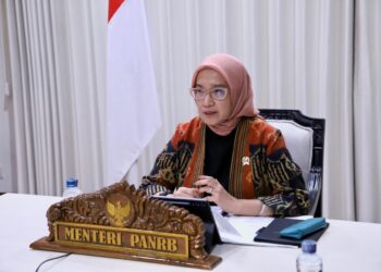 Menteri PANRB Rini Widyantini menghadiri Konferensi Pers Transformasi Budaya Kerja Nasional dan Kebijakan Energi secara daring di Jakarta, Selasa (31/3/2026).(Foto: Dok. Menpan RB)