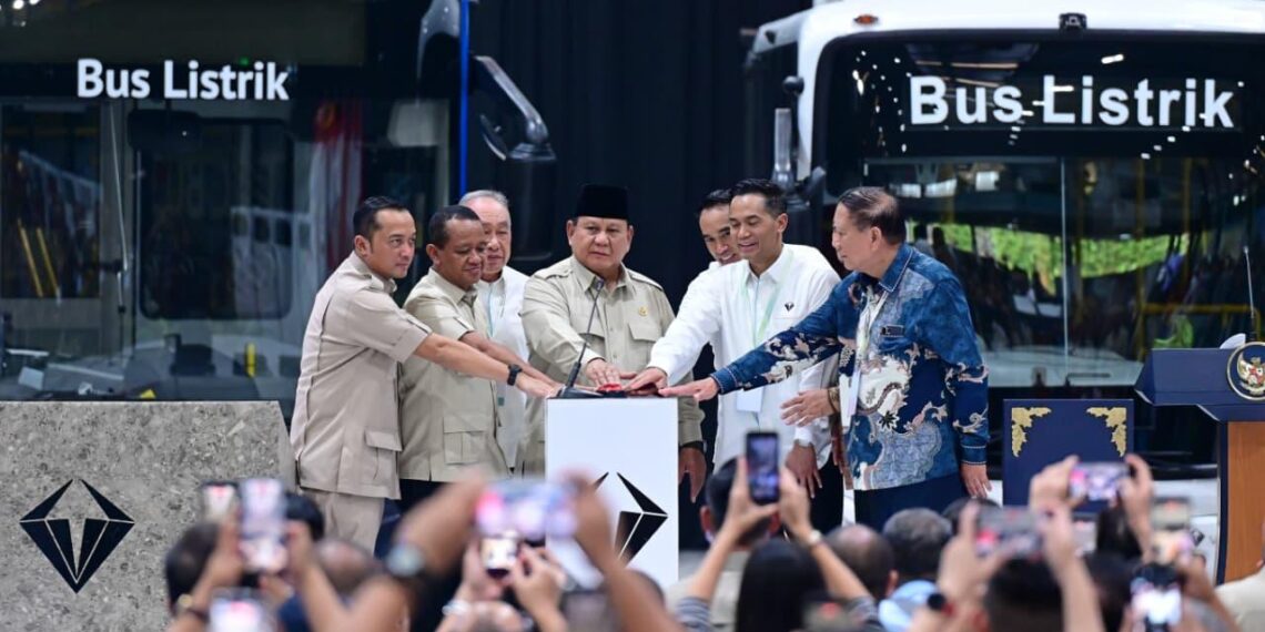 Presiden Prabowo Subianto meresmikan pabrik perakitan kendaraan komersial listrik PT. VKTR Sakti Industries di Kabupaten Magelang, Jawa Tengah, Kamis (09/04/2026).(Foto: Setneg)