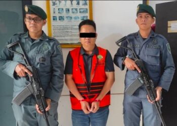 WNA tersangka penyelundupan sisik trenggiling.(Foto: Dok. Gakkum Kemenhut)