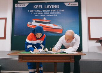 Keel Laying PT Pertamina Trans Kontinental (PTK) dan PT Tesco Indomaritim untuk pengadaan kapal Utility Boat 22 Pax bersama PT Tesco Indomaritim.(Foto: pertamina.com)
