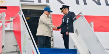 Presiden Republik Indonesia Prabowo Subianto tiba di Pangkalan TNI AU Halim Perdanakusuma, Jakarta, pada Rabu, 15 April 2026, sekitar pukul 13.55 WIB.
