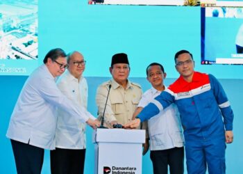 Presiden Prabowo Subianto melakukan groundbreaking Proyek Hilirisasi Nasional Tahap II di Refinery Unit IV Cilacap, Jawa Tengah, pada Rabu (29/04/2026).(Foto: Setneg)