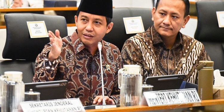 Menteri Kehutanan Raja Juli Antoni dan Wakil Menteri Kehutanan Rohmat Marzuki.(Foto: Humas Kemenhut)