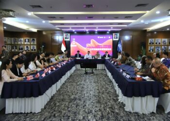 Kementerian Perdagangan menyelenggarakan China-Indonesia Bird’s Nest Trade Summit pada Senin, (13/4) di Kemendag, Jakarta. Forum diikuti 20 pelaku usaha nasional dan menghadirkan asosiasi buyer sarang burung walet dari Tiongkok.(Foto: Dok. Kemendag)
