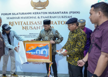 Menteri Ekraf Teuku Riefky Harga di sela-sela Seminar Nasional dan Pameran Lukisan ‘Grand Design Revitalisasi Keraton Nusantara’ di Gedung Antara, Jakarta, pada Jumat (24/4/2026).(Foto: Dok. Ekraf)