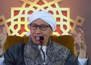 Buya Yahya menanggapi kasus SAM.(Image: YouTube: Al Bahjah)