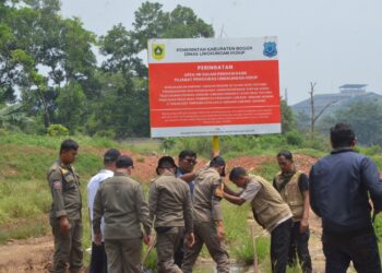 Penyelegan TPS liar di Klapanunggal Kabupaten Bogor.(Foto: Humas Pemkab Bogor)