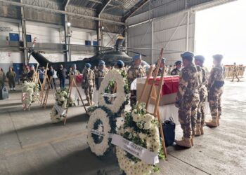 Pada 2 April 2026, telah dilaksanakan upacara pelepasan dan penghormatan jenazah ketiga personel penjaga perdamaian Indonesia tersebut di Bandara Internasional Rafic Hariri di Beirut, Lebanon. Upacara dipimpin langsung oleh Force Commander UNIFIL sebagai bentuk penghormatan terakhir atas jasa dan pengabdian mereka dalam menjaga perdamaian dunia.(Foto: Kemlu)