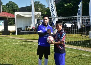 Wakil Bupati Sumedang M. Fajar Aldila (kiri) dan Irwan Bola.(Foto: Humas Pemkab Sumedang)