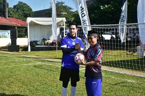 Wakil Bupati Sumedang M. Fajar Aldila (kiri) dan Irwan Bola.(Foto: Humas Pemkab Sumedang)