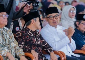 Wali Kota Bandung, Muhammad Farhan, menghadiri kegiatan Silaturahmi Ba’da Idulfitri 1447 H/2026 bersama keluarga besar Muhammadiyah di Aula Al Irfani, Komplek Perguruan Muhammadiyah, Jalan Kadipaten Raya, Antapani, Minggu 5 April 2026.(Foto: Humas Pemkot Bandung)