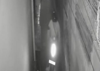 Tangkapan layar rekaman CCTV pelaku begal mahasiswi Unpad di kawasan Jatinangor, Sumedang.(Foto:Istimewa).