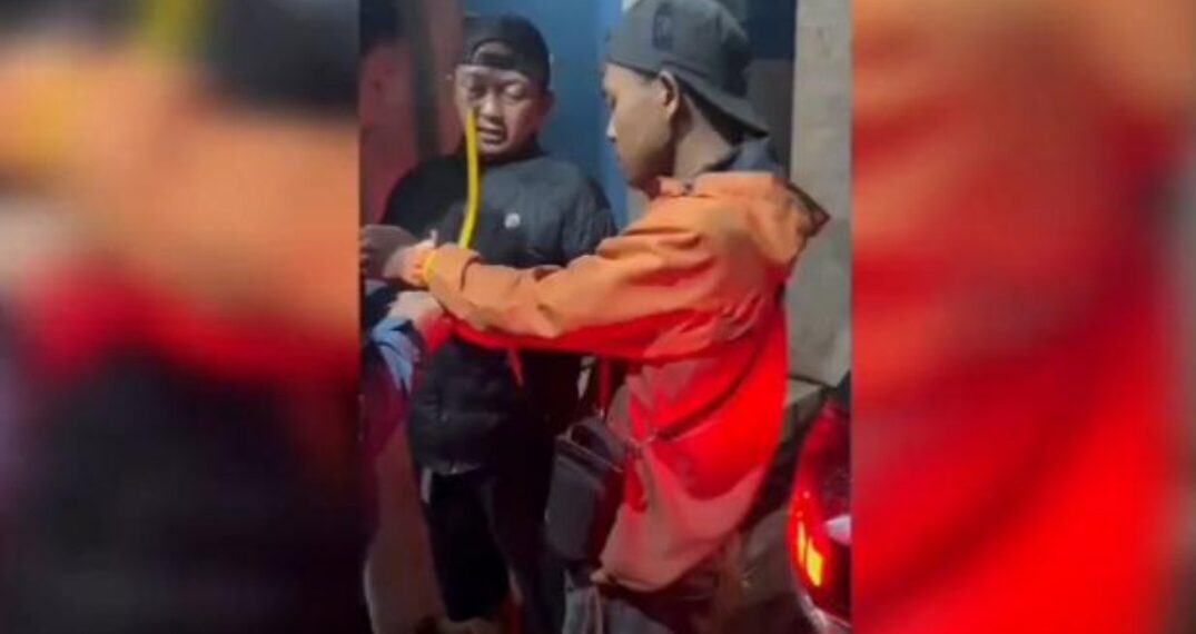 Muhammad Rabyan (21), pelaku begal mahasiswi Unpad saat ditangkap Tim Satreskrim Polres Sumedang.(Foto:Istimewa).