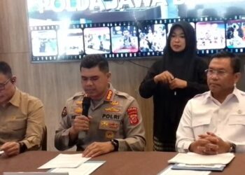 Keterangan pers Ditreskrimum Polda Jabar terkait pengungkapan kasus penjualan titik dapur SPPG Bodong, total kerugian korban Rp.1,9 miliar.(Foto:Istimewa).