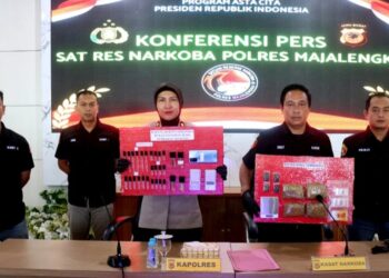 Kapolres Majalengka, AKBP Rita Suwadi, saat memberikan keterangan pers pengungkapan kasus peredaran narkoba.(Foto:Istimewa).