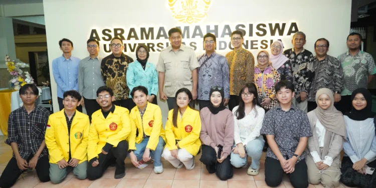 Menteri Perumahan dan Kawasan Permukiman (PKP) Maruarar Sirait bersama Rektor Universitas Indonesia Heri Hermansyah mengadakan pertemuan di asrama mahasiswa Universitas Indonesia (UI), Kamis (30/4/2026), guna membahas pengembangan hunian di lingkungan kampus.(Foto: Humas Kementerian PKP)