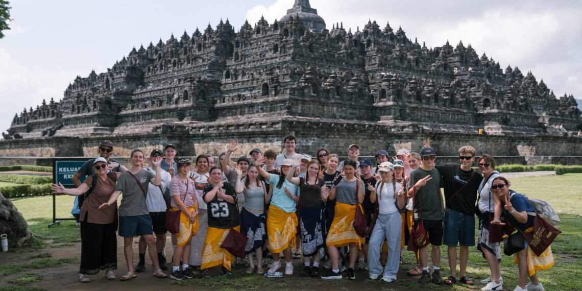 Kementerian Pariwisata (Kemenpar) terus memperkuat promosi pariwisata berbasis pengalaman edukatif melalui dukungan terhadap program Edutrip Australia–Indonesia Incentive Trip yang memposisikan Indonesia sebagai destinasi unggulan bagi perjalanan insentif pelajar mancanegara.(Foto: Kemenpar)