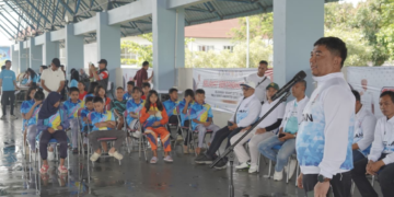 Bupati Garut, Abdusy Syakur Amin, secara resmi membuka Kejuaraan Renang antar Pelajar se-Jawa Barat Piala Bupati Garut Tahun 2026. Ajang kejuaraan olahraga air ini diselenggarakan di GOR Akuatik Talaga Bodas, Kawasan Sarana Olahraga (SOR) RAA Adiwijaya, Kabupaten Garut, Sabtu (9/5/2026).‎(Foto: Muhamad Azi Zulhakim/ Diskominfo Kab. Garut)