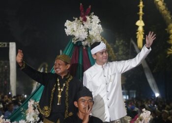kirab Mahkota Binokasih.(Foto: Humas Pemkab Sumedang)