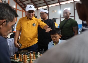 Bupati Kuningan, Dian Rachmat Yanuar secara resmi membuka Turnamen Catur Non Master Bupati Cup I Tahun 2024 yang digelar di GOR Ewangga, Kabupaten Kuningan, Sabtu (02/05/2026).(Foto: Humas Pemkab Kuningan)
