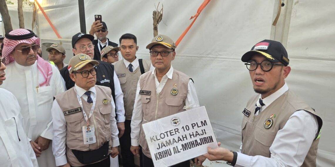 Menteri Haji dan Umrah RI Mochamad Irfan Yusuf dan Wakilnya Dahnil Anzar Simanjuntak meninjau langsung ke tenda-tenda jemaah Indonesia di Arafah, Kamis (21/5/2026) waktu setempat.(Foto: Humas Kemenhaj)