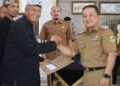 Bupati Kuningan, Dian Rachmat Yanuar, resmi melantik Dewan Kebudayaan Kuningan Masa Bakti 2026–2030 dalam prosesi yang berlangsung di Pendopo Kuningan, Selasa (12/5/2026).(Foto: Humas Pemkab Kuningan)
