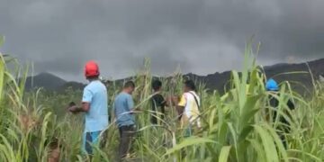 Foto : Tim SAR gabungan berada di Pos 5 pendakian Gunung Api Dukono untuk mencari dan mengevakuasi dua WNA yang masih dalam pencarian pada peristiwa erupsi Gunung Api Dukono di Halmahera Utara, Maluku Utara, Jumat (8/5). (Istimewa)