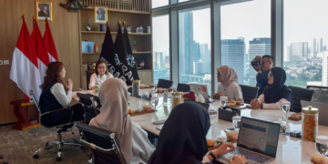 Wamenekraf Irene Umar menerima audiensi PT Benih Kreasi Indonesia di Kantor Kementerian Ekraf, Jakarta, Senin 11 Mei 2026.(Dok. Biro Komunikasi Kementerian Ekonomi Kreatif/Badan Ekonomi Kreatif.)
