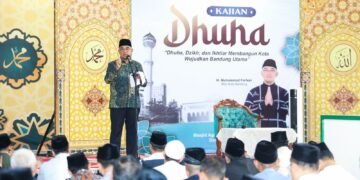 Wali Kota Bandung Muhammad Farhan di Kajian Dhuha Masjid Agung Bandung.(Foto: Humas Pemkot Bandung)
