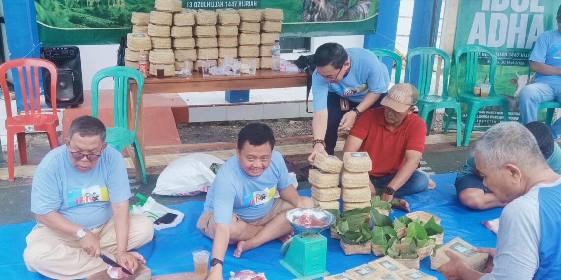 Kurban ramah lingkungan ala PWI Indramayu.(Foto: Istimewa)