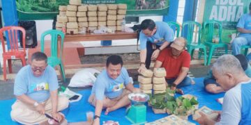 Kurban ramah lingkungan ala PWI Indramayu.(Foto: Istimewa)