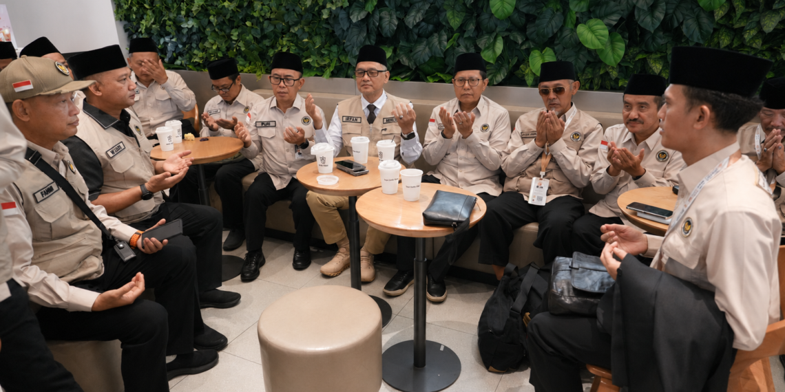 Pendamping haji 2026 resmi dilepas Menteri Haji dan Umrah Republik Indonesia, Moch. Irfan Yusuf, di Terminal 3 Bandara Internasional Soekarno-Hatta, Selasa (12/5/2026). (Foto: Dok. Kemenhaj)