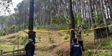Peternak ayam perambah hutan di Sulawesi Selatan.(Foto: Humas Kemenhut)