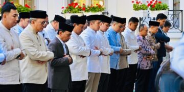 Presiden Prabowo Subianto shalat Iduladha 2026 di Paris.(Foto: Setneg)