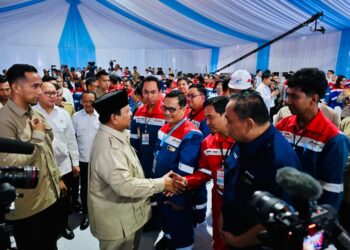 Presiden Prabowo dan jajaran Pertamina saat melakukan groundbreaking proyek hilirisasi nasional tahap II di Refinery Unit IV Cilacap, Provinsi Jawa Tengah pada Rabu, 29 April 2026.(Foto: Humas Pertamina)