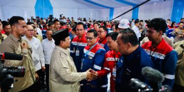 Presiden Prabowo dan jajaran Pertamina saat melakukan groundbreaking proyek hilirisasi nasional tahap II di Refinery Unit IV Cilacap, Provinsi Jawa Tengah pada Rabu, 29 April 2026.(Foto: Humas Pertamina)