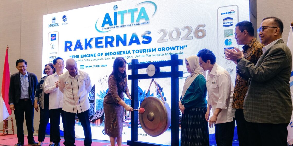 Wakil Menteri Pariwisata (Wamenpar) Ni Luh Puspa secara resmi membuka Rapat Kerja Nasional (Rakernas) Alliance of the Indonesian Tour & Travel Agencies (AITTA) Tahun 2026.(Foto: Humas Kemenpar)