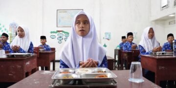 Santriwati penerima MBG.(Foto: Humas Kemenag)