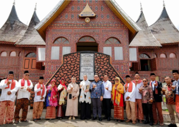 Menteri Pariwisata Widiyanti Putri Wardhana beserta jajaran kunjungi Desa Wisata Koto Gadang, Kabupaten Agam, Kamis (30/4/2026).(Foto: Humas Kemenpar)