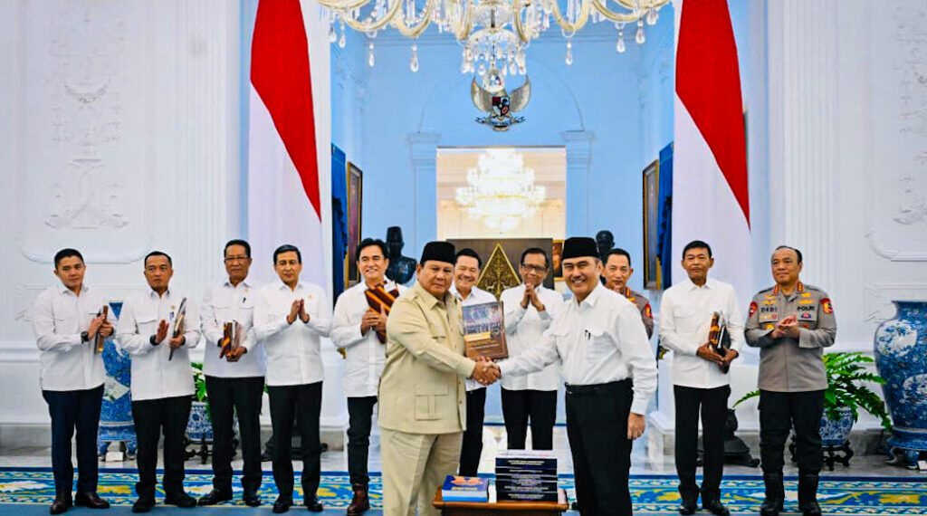 Presiden Prabowo Subianto menerima Komisi Percepatan Reformasi Polri (KPRP) di Istana Merdeka, Jakarta, pada Selasa, 5 Mei 2026. (Foto: BPMI Setpres)